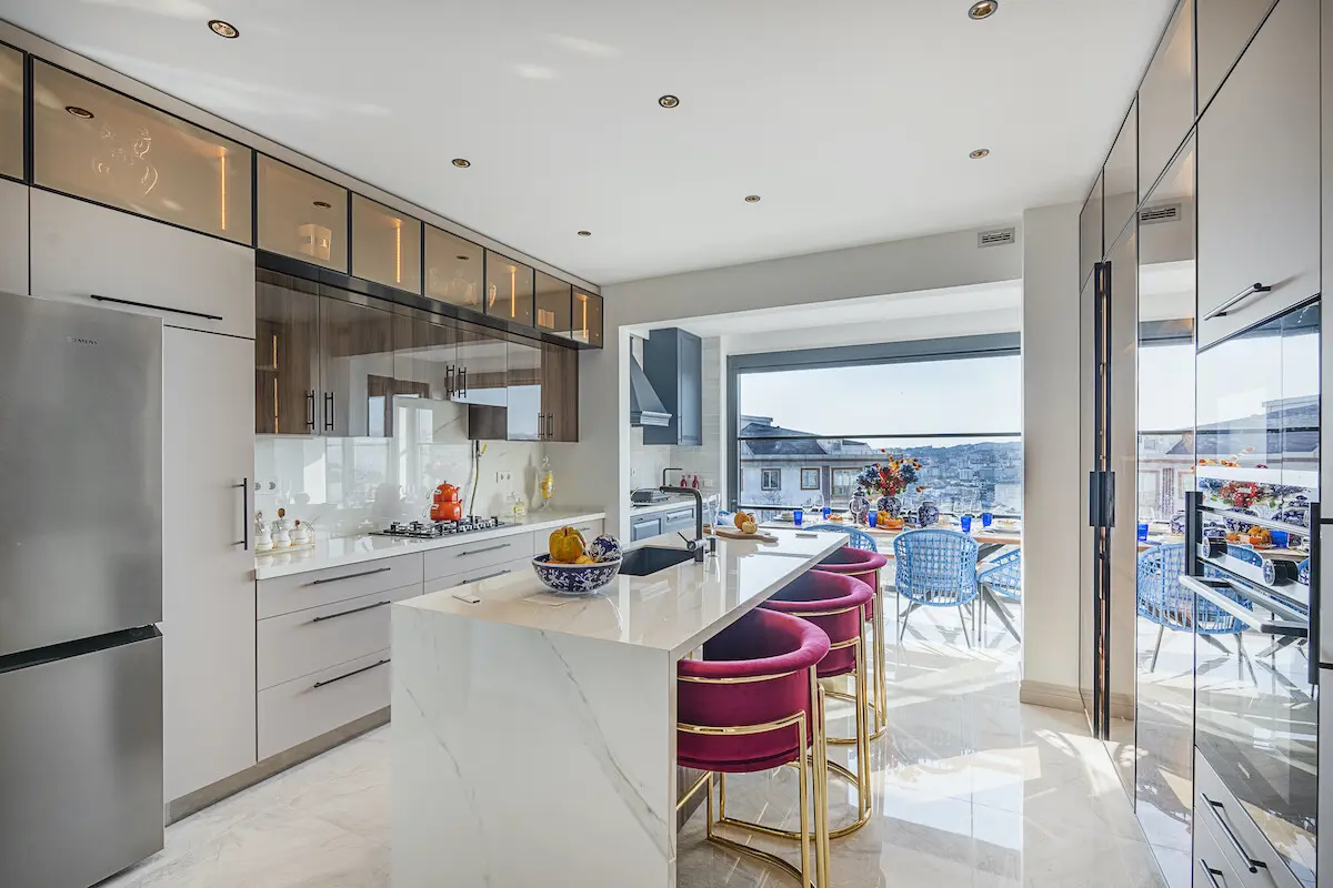 Fitted kitchen